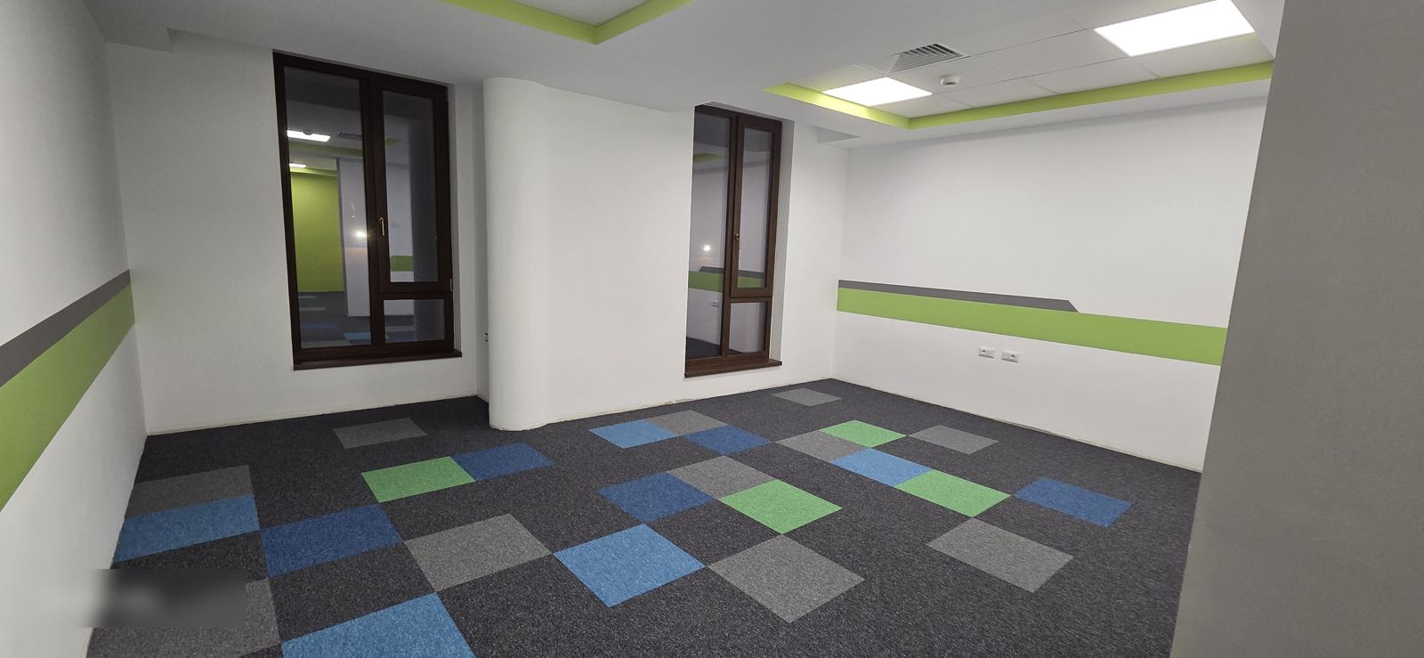 Birou 26 — detaliu finisaje și ventiloconvectoare